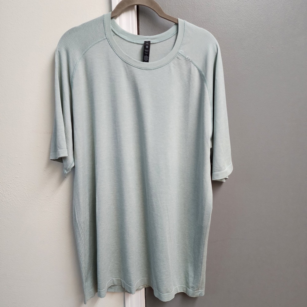 Lululemon Shirt Men XXL Pullover Athletic Short Sleeve Blue Green Move Your Body